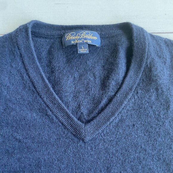 Brooks Brothers Men's 100% Saxxon Wool V-Neck Sweater, Navy Blue - Size Large - Picture 3 of 12